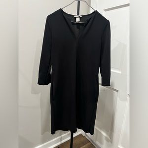 Black MIDI H&M dress with MIDI sleeves and pockets PRE LOVED GOOD condition